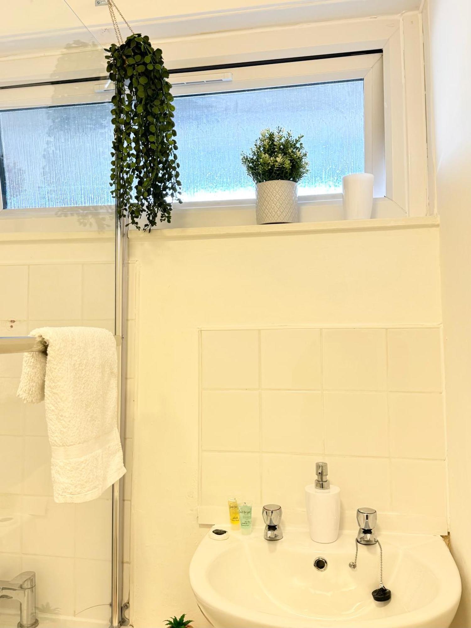 Stunning Apartment, Sleeps 4, Central London, 1 Bedroom, Zone 1, Kennington - Open For Business Stays, Long Stays And Families Relocating Zewnętrze zdjęcie